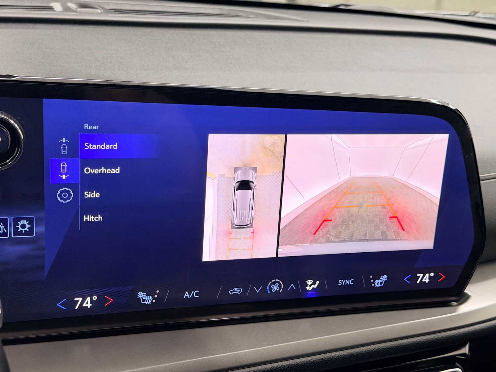 Thumbnail: 2025 Chevrolet Traverse - 26