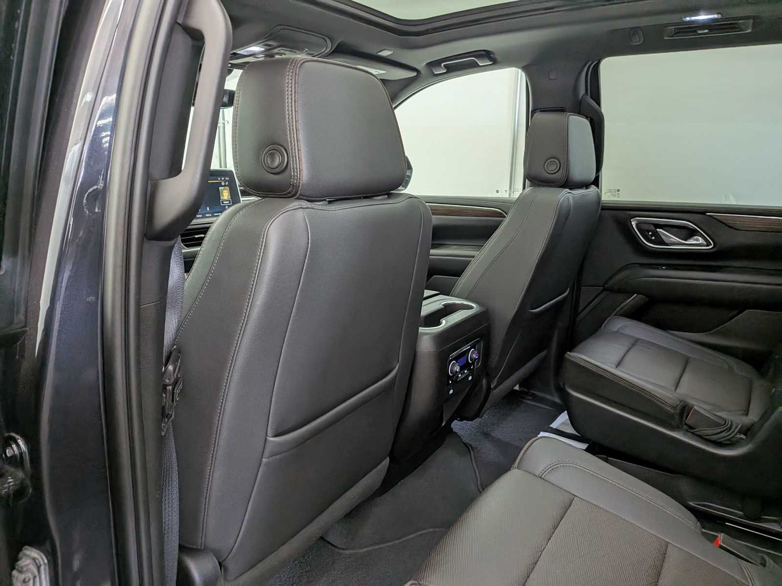 Thumbnail: 2023 Chevrolet Tahoe - 18