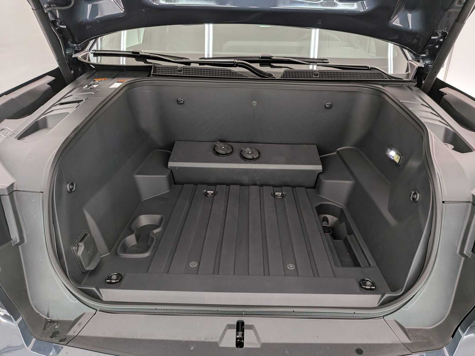 Thumbnail: 2026 Chevrolet Silverado EV - 32