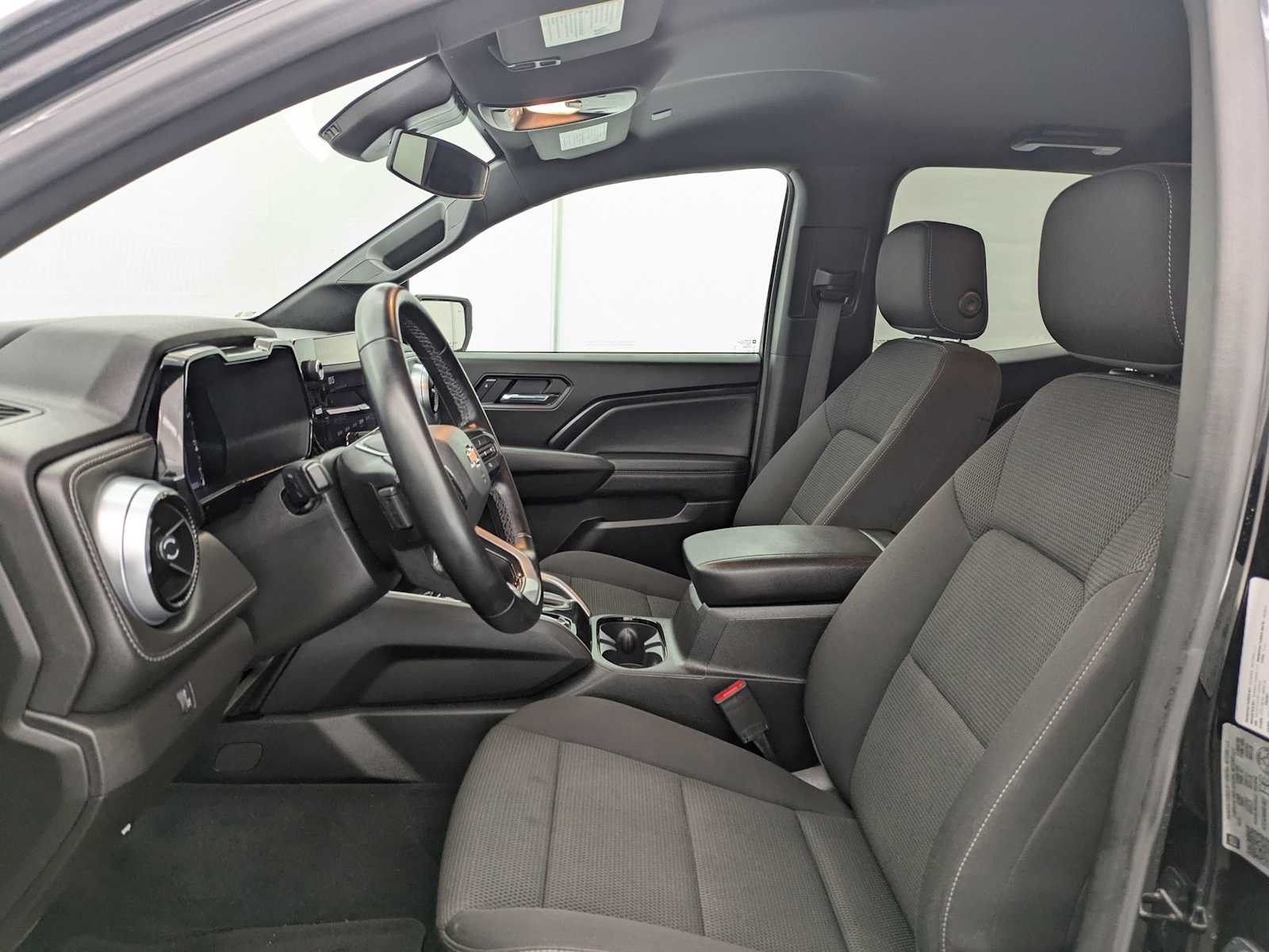 Thumbnail: 2023 Chevrolet Colorado - 19