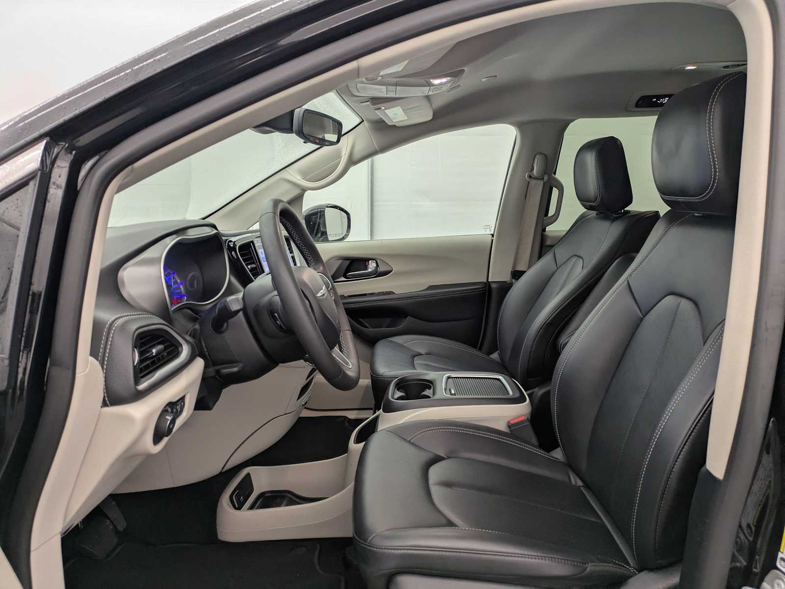 Thumbnail: 2024 Chrysler Pacifica - 17