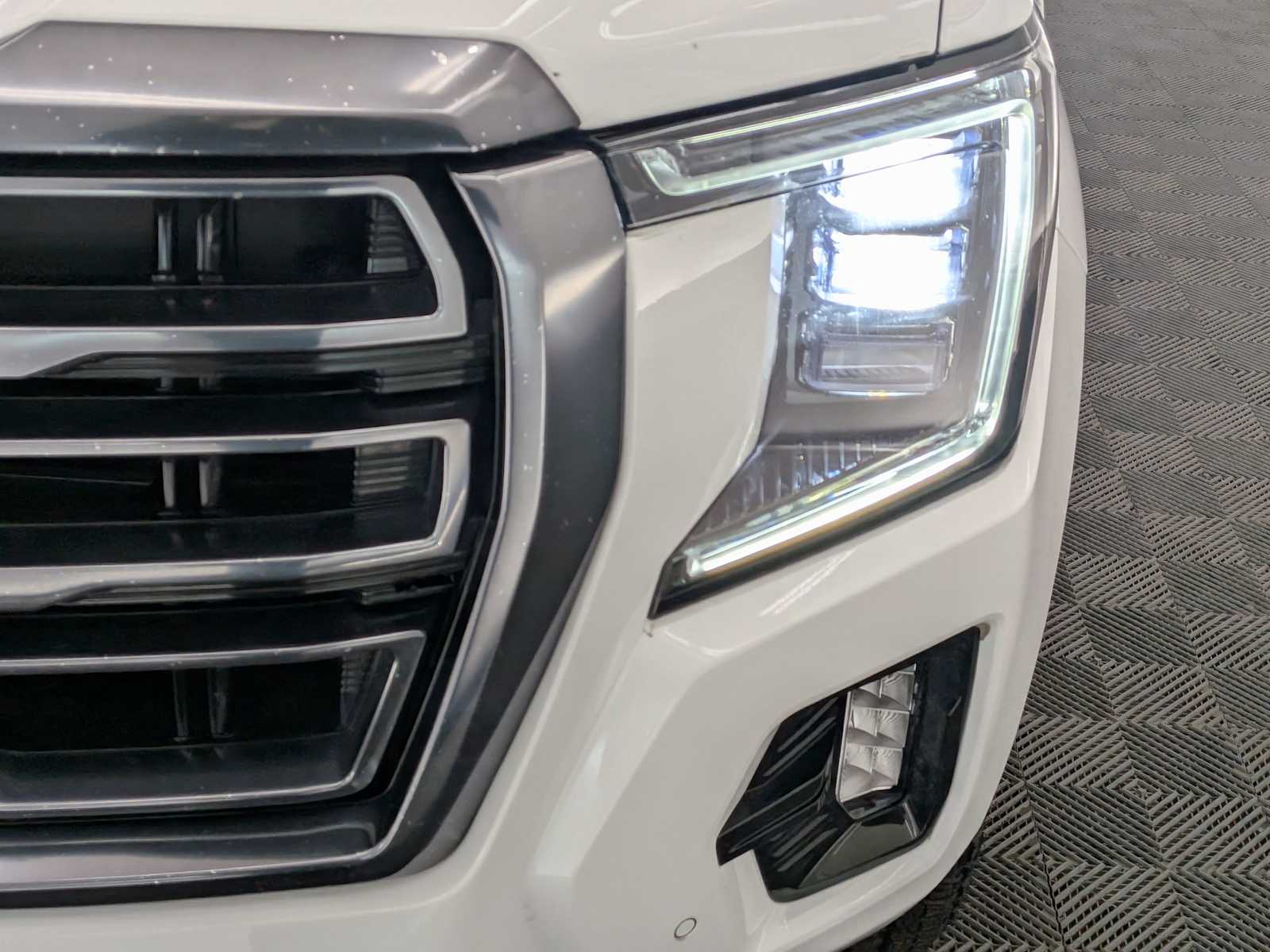 Thumbnail: 2023 GMC Yukon - 10