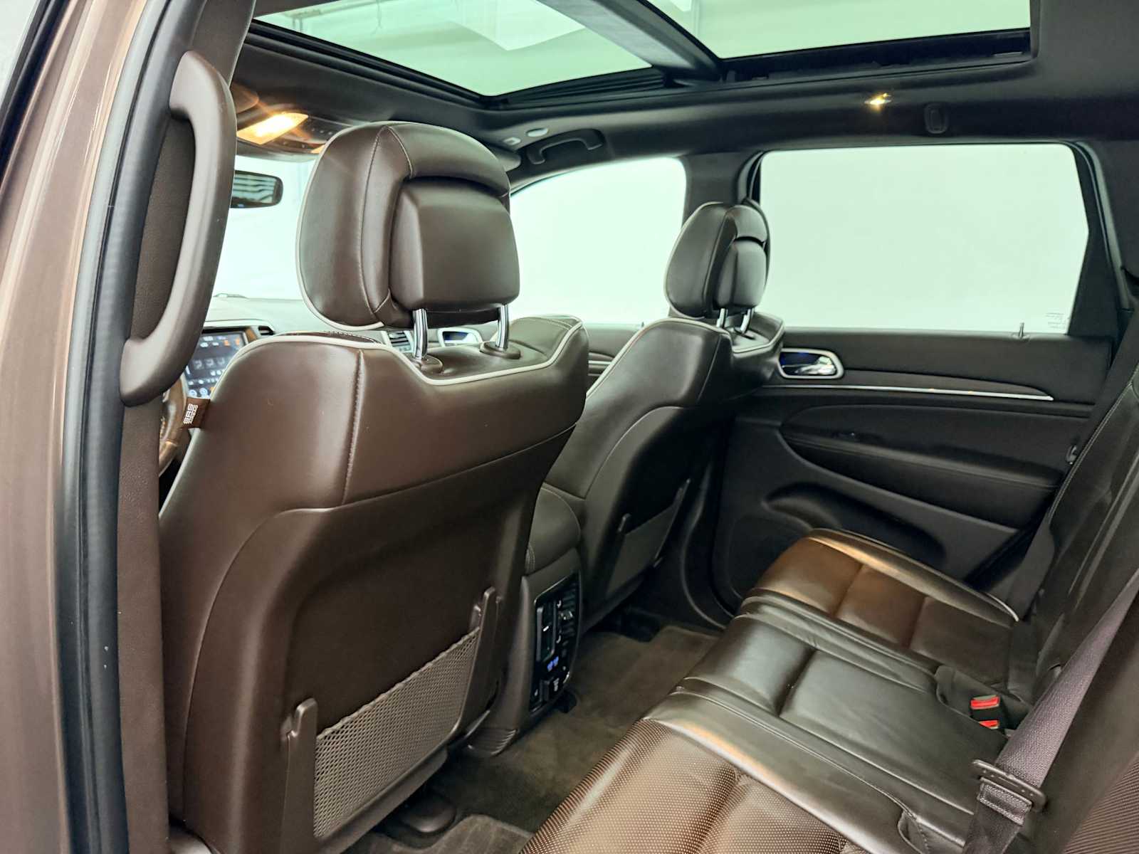 Thumbnail: 2018 Jeep Grand Cherokee - 19