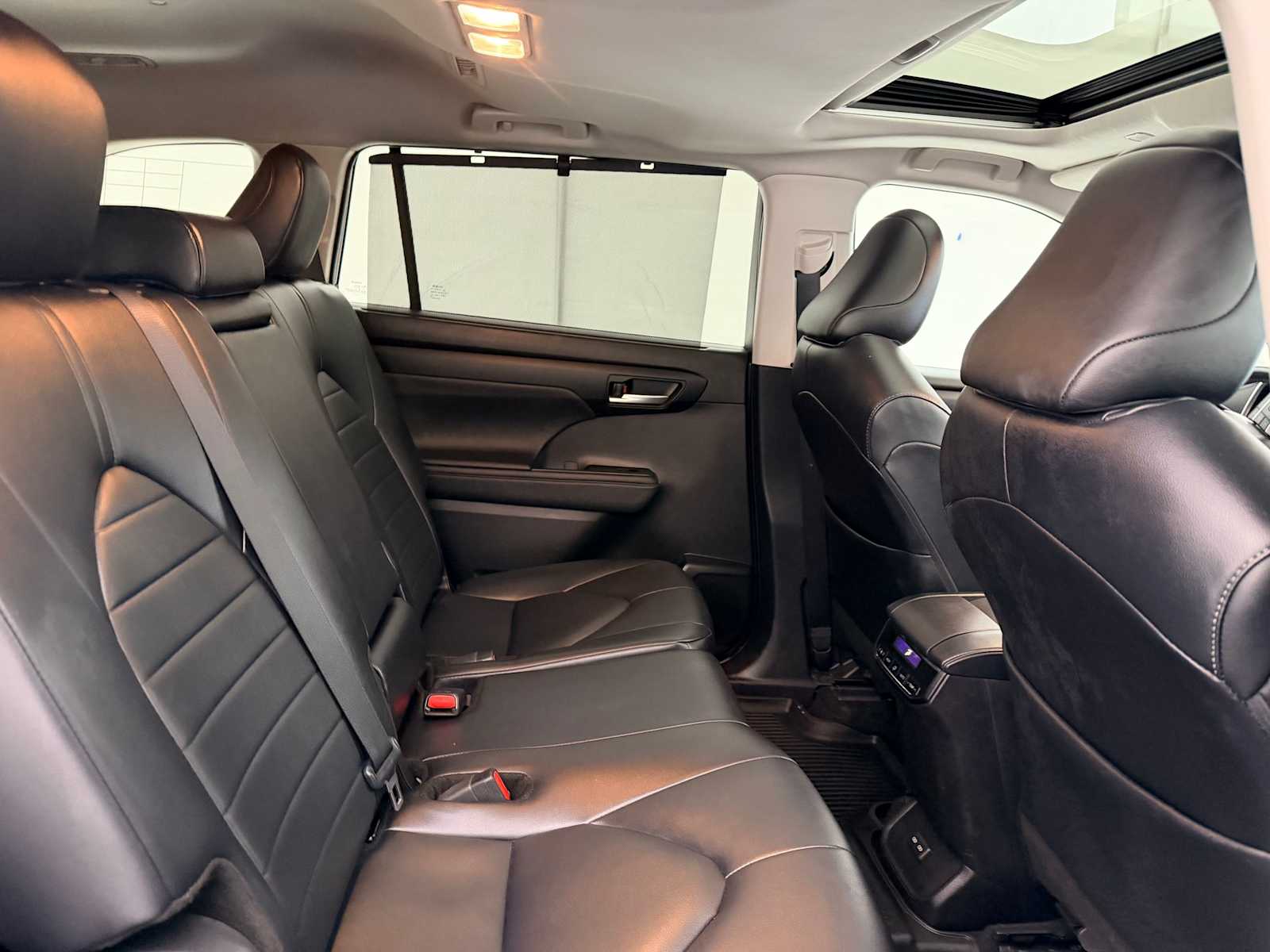 Thumbnail: 2024 Toyota Highlander - 21