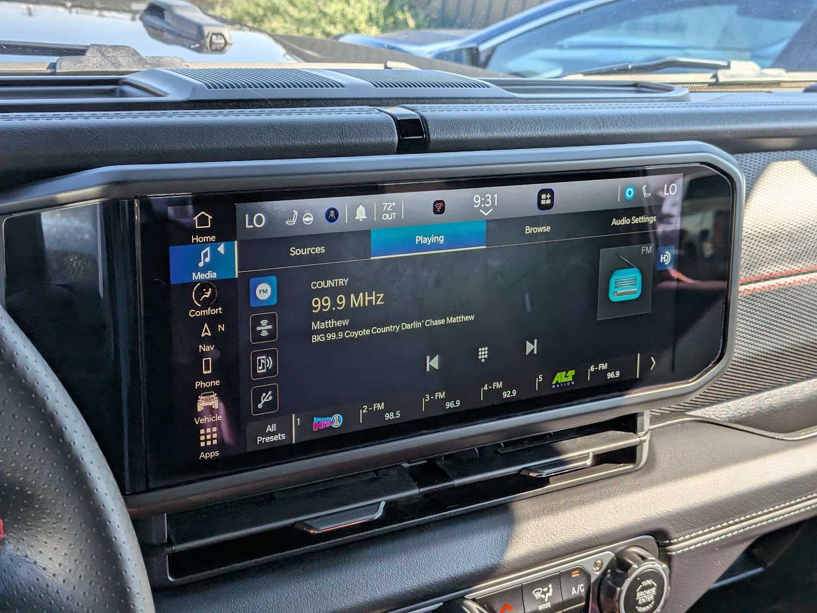 Thumbnail: 2024 Jeep Wrangler - 32