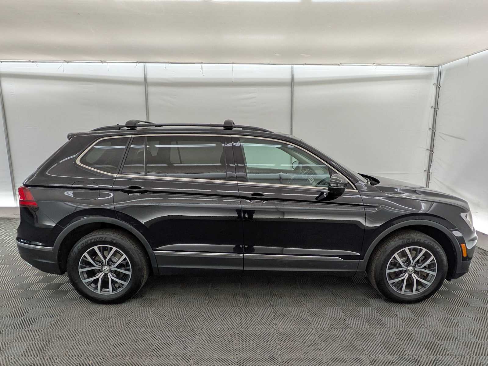 Thumbnail: 2020 Volkswagen Tiguan - 7