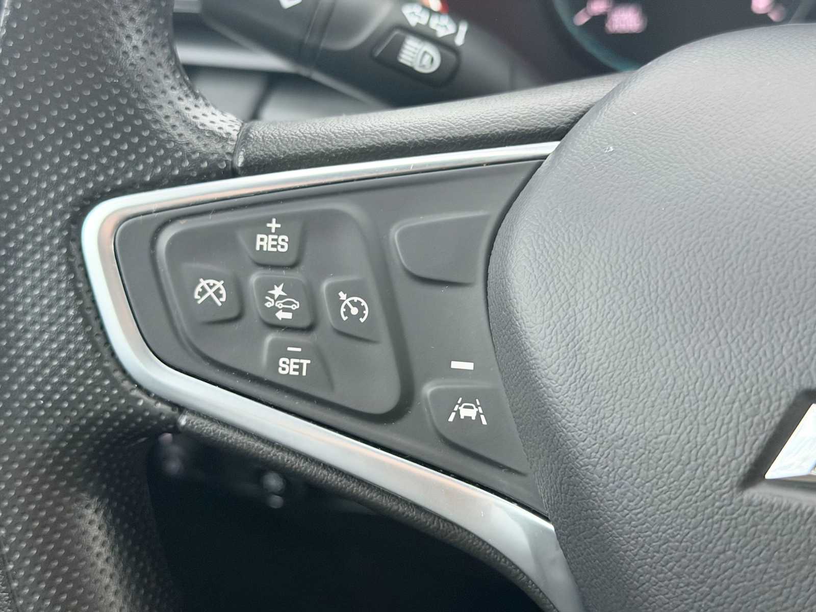 Thumbnail: 2023 Chevrolet Equinox - 25