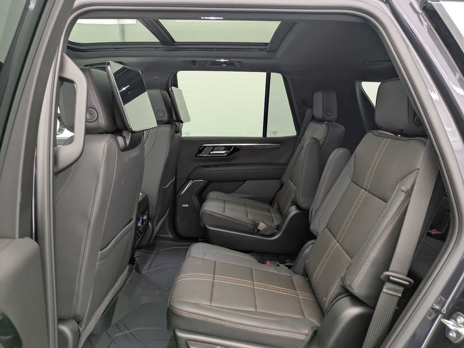 Thumbnail: 2026 Chevrolet Tahoe - 22