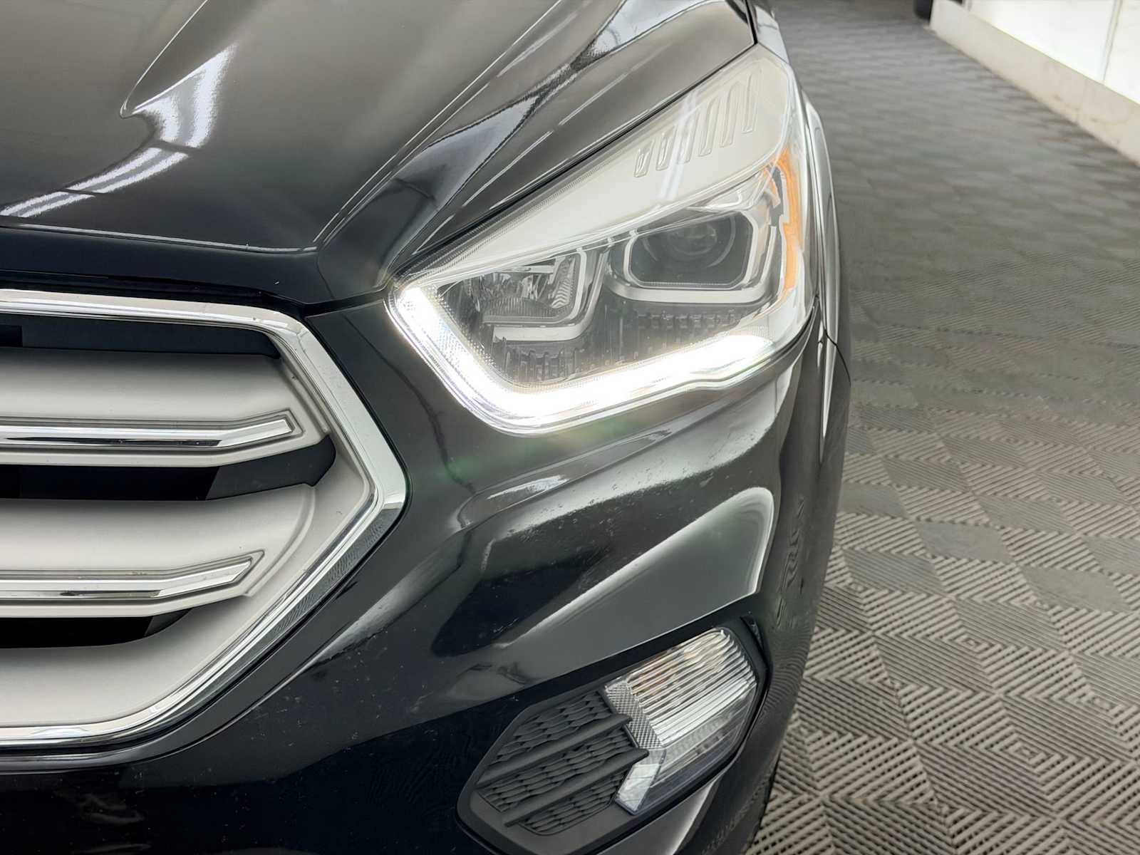 Thumbnail: 2018 Ford Escape - 10