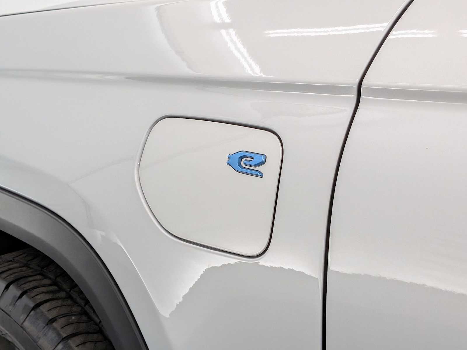 Thumbnail: 2024 Jeep Grand Cherokee - 13