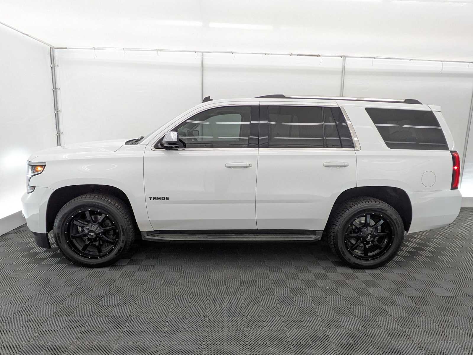Thumbnail: 2015 Chevrolet Tahoe - 3