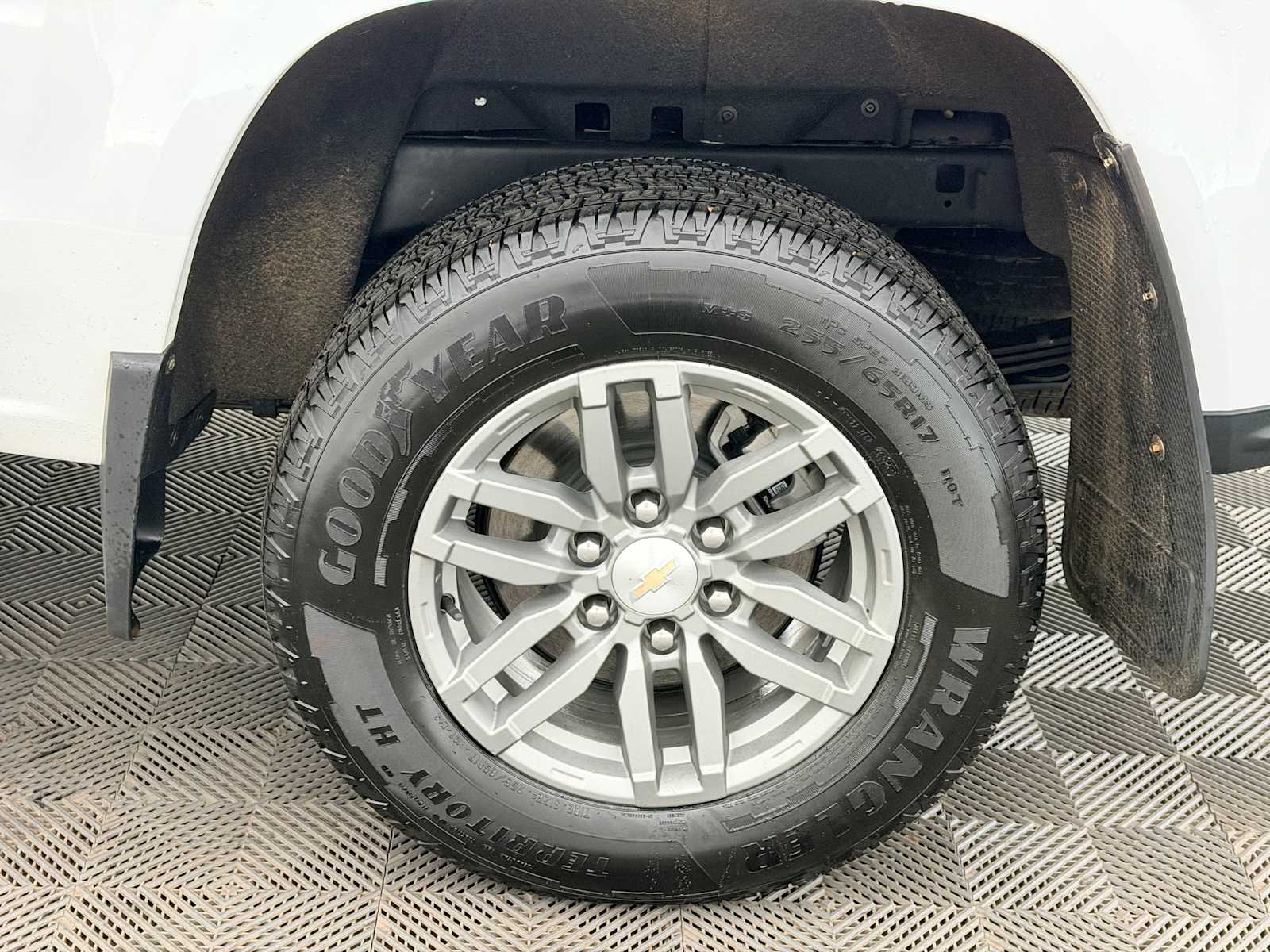 Thumbnail: 2024 Chevrolet Colorado - 14