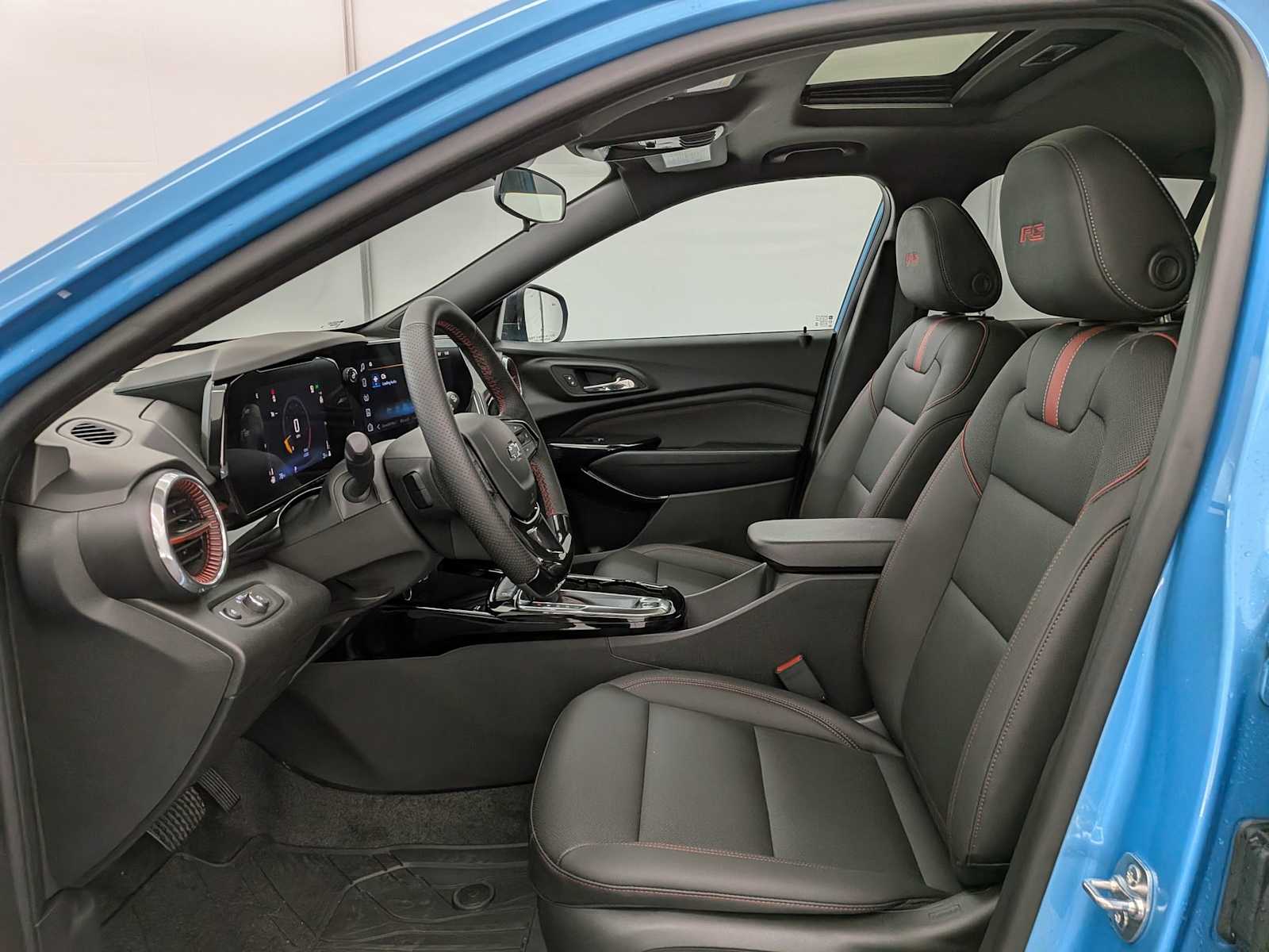 Thumbnail: 2025 Chevrolet Trax - 17