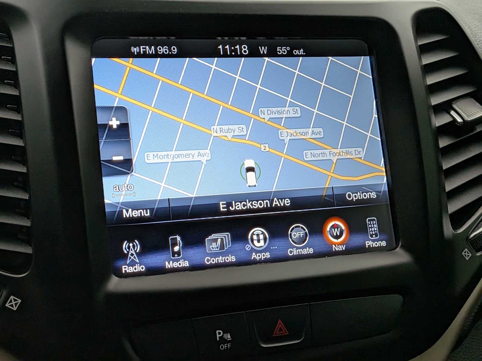 Thumbnail: 2018 Jeep Cherokee - 30