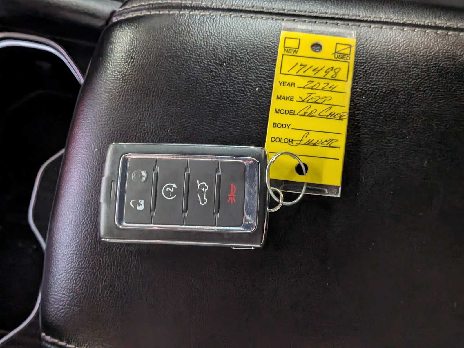 Thumbnail: 2024 Jeep Grand Cherokee - 38