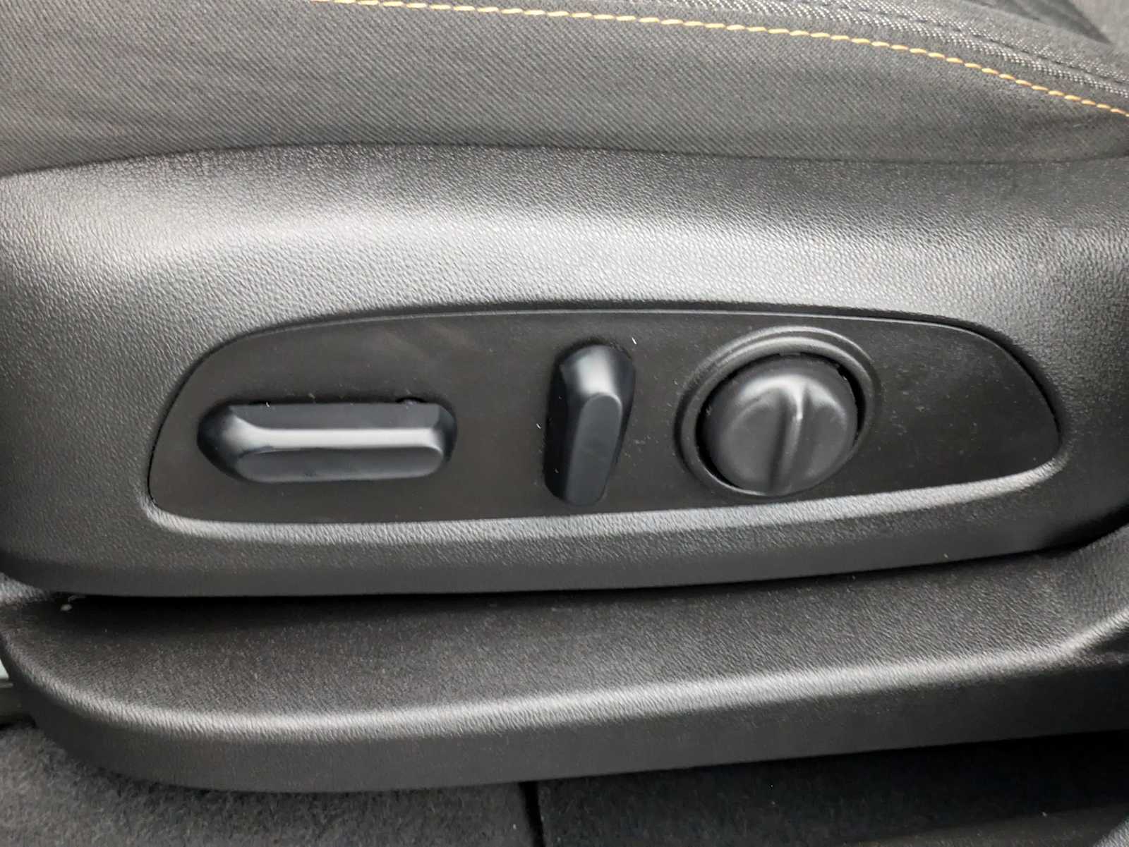 Thumbnail: 2019 Chevrolet Equinox - 18