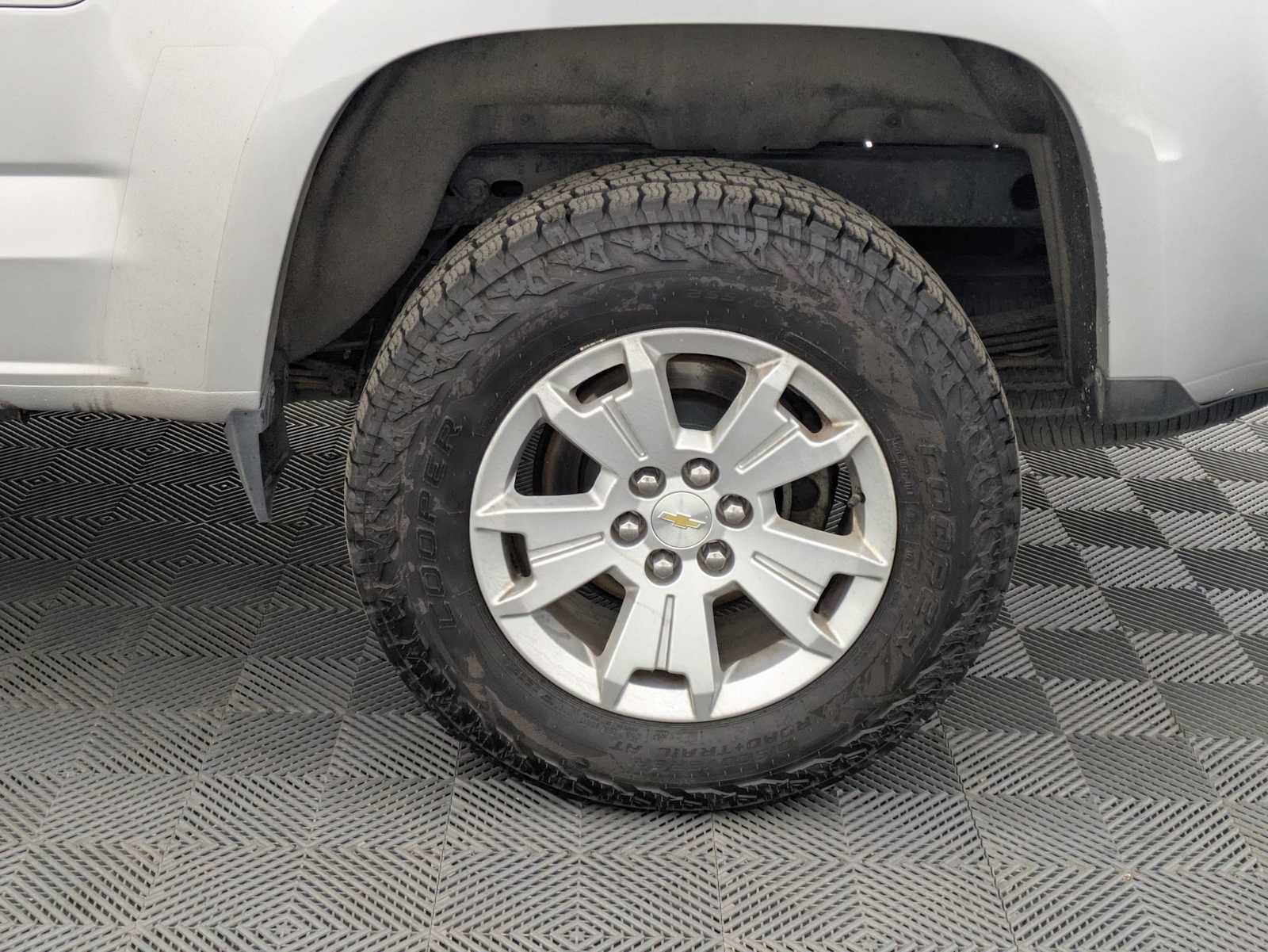 Thumbnail: 2017 Chevrolet Colorado - 14