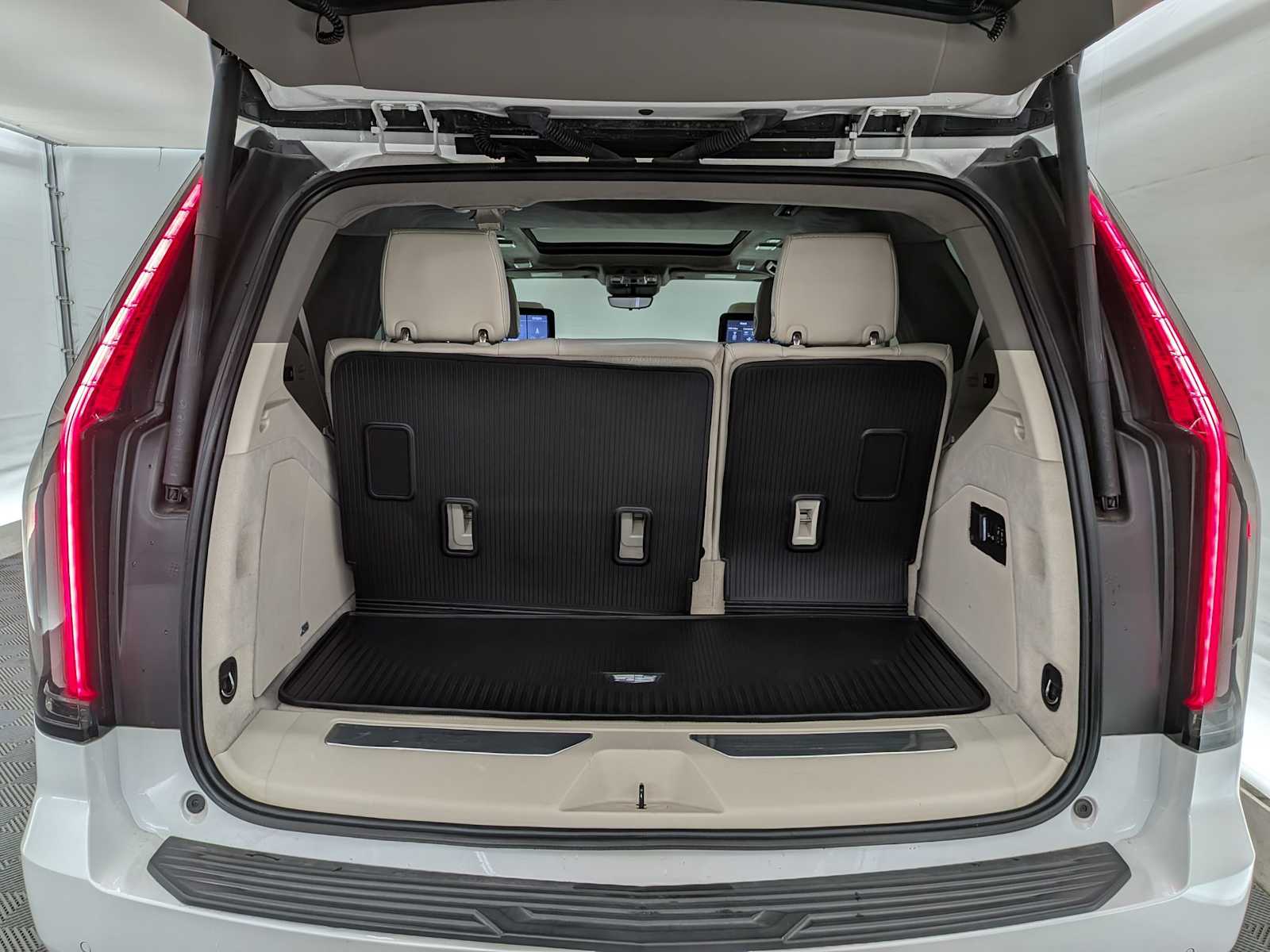 Thumbnail: 2021 Cadillac Escalade - 34