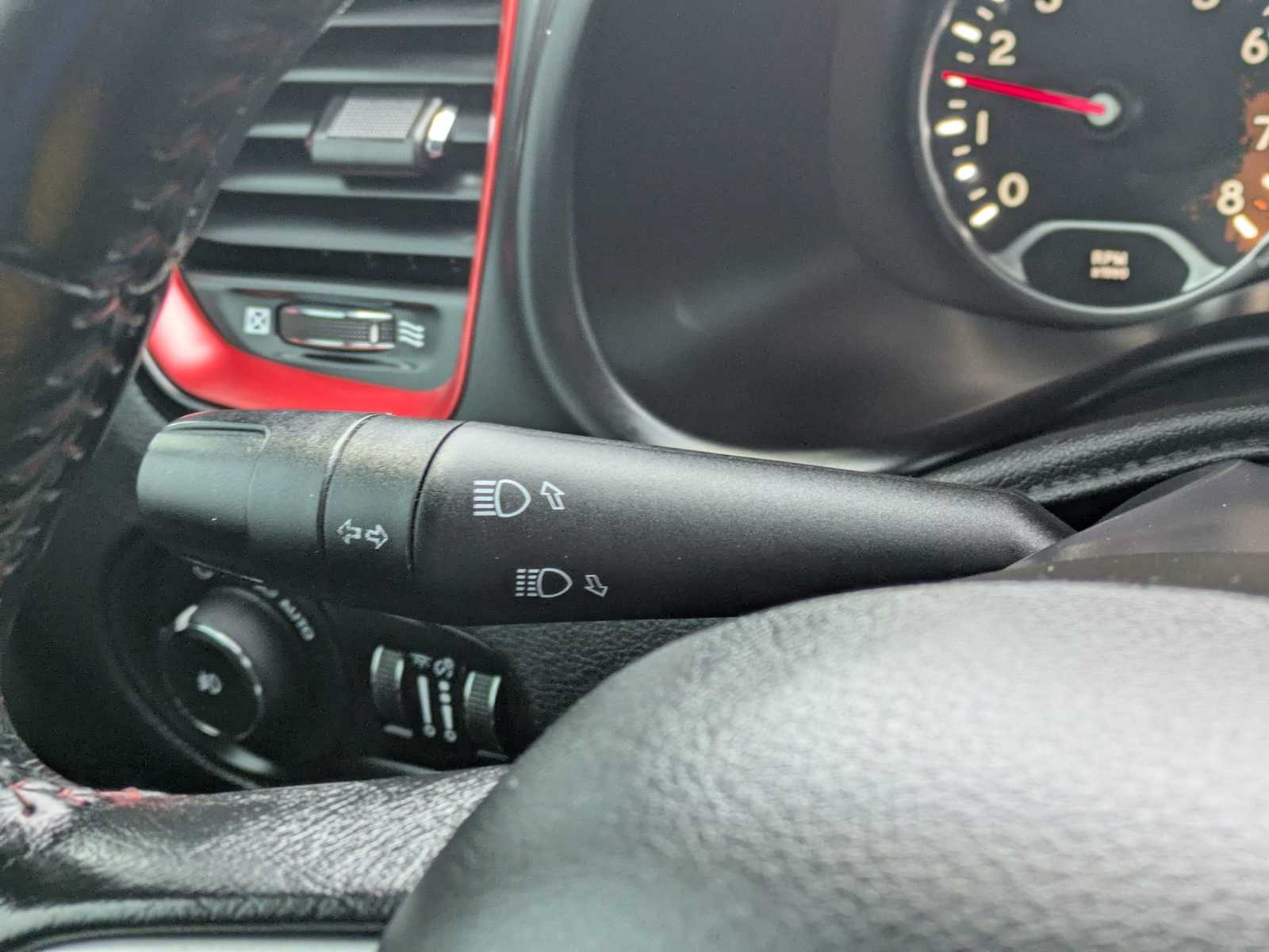 Thumbnail: 2016 Jeep Renegade - 29