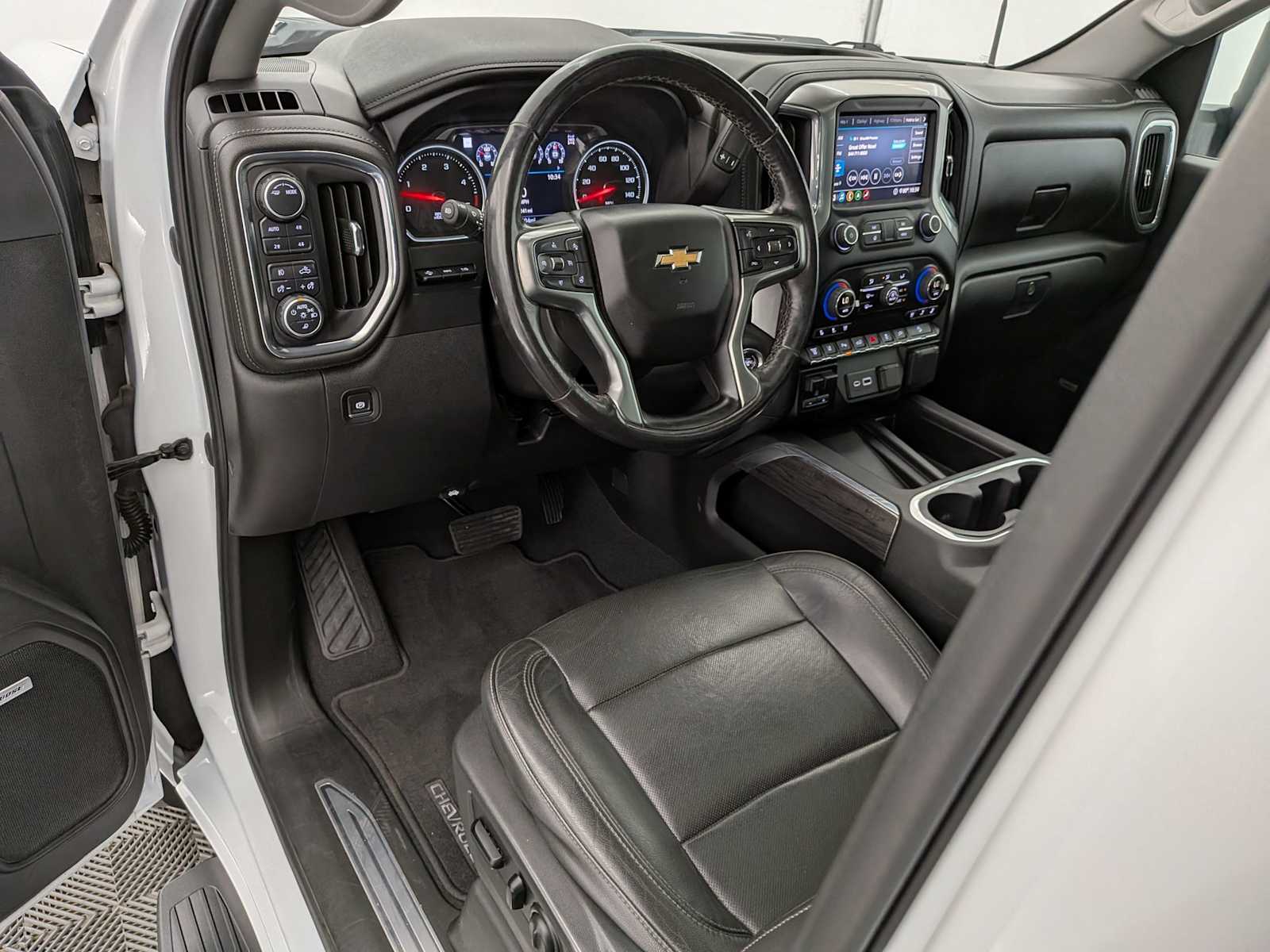 Thumbnail: 2020 Chevrolet Silverado 3500 - 2
