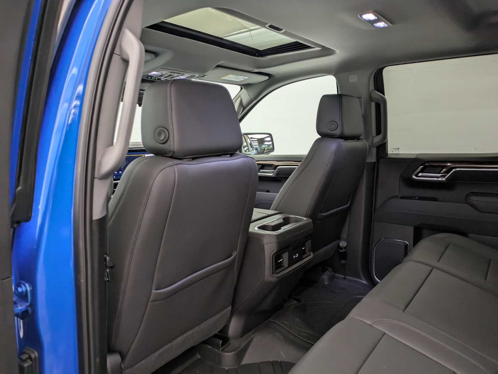 Thumbnail: 2025 Chevrolet Silverado 1500 - 21