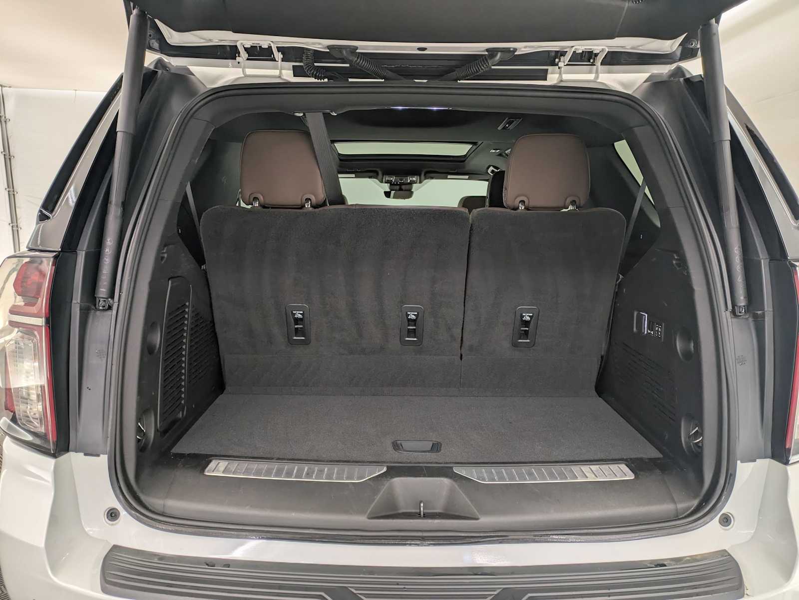 Thumbnail: 2023 Chevrolet Tahoe - 31