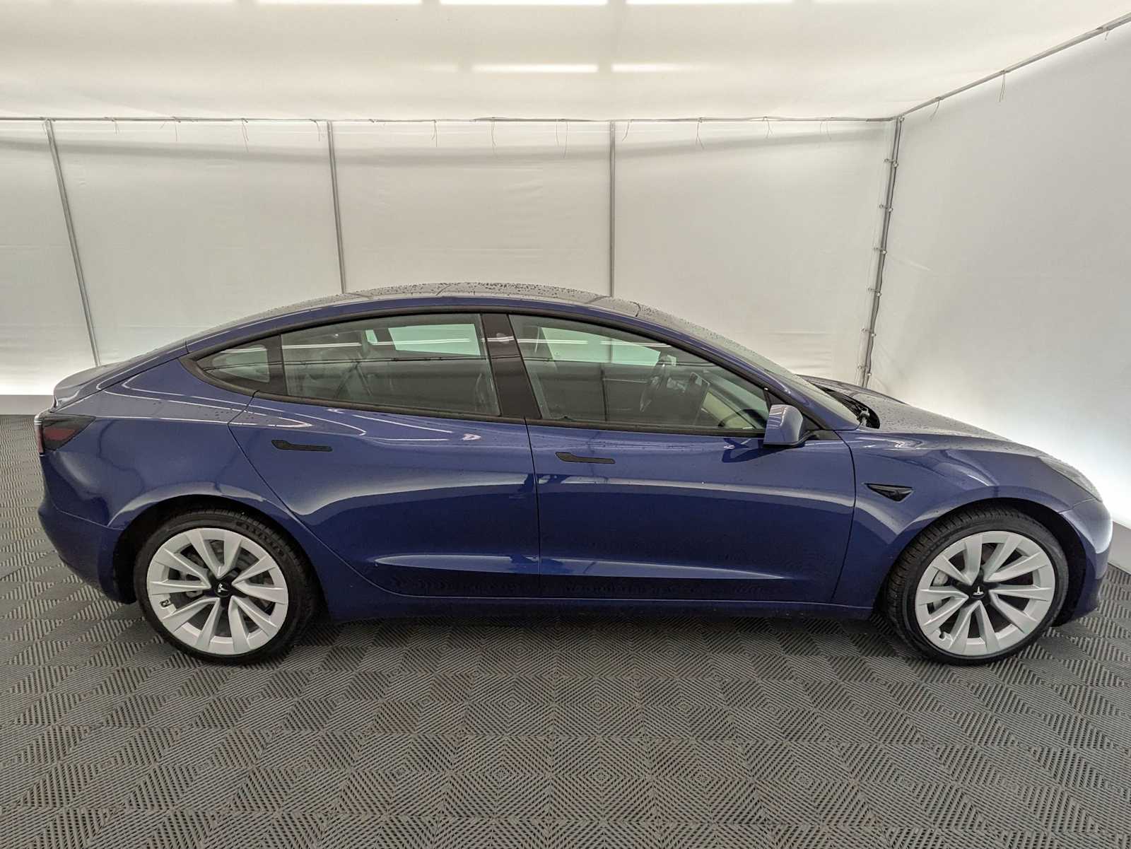 Thumbnail: 2022 Tesla Model 3 - 7