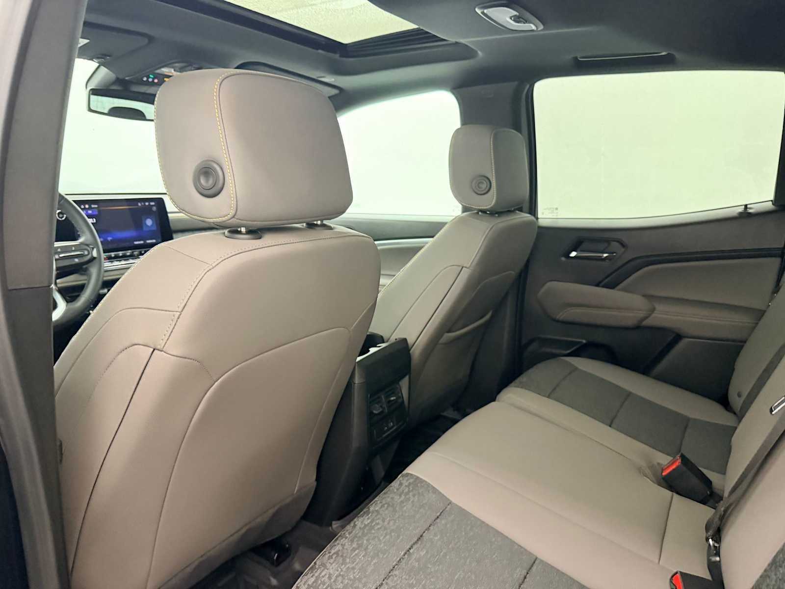 Thumbnail: 2024 Chevrolet Colorado - 18