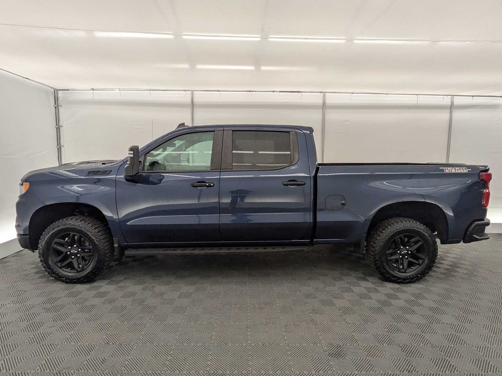 Thumbnail: 2023 Chevrolet Silverado 1500 - 3