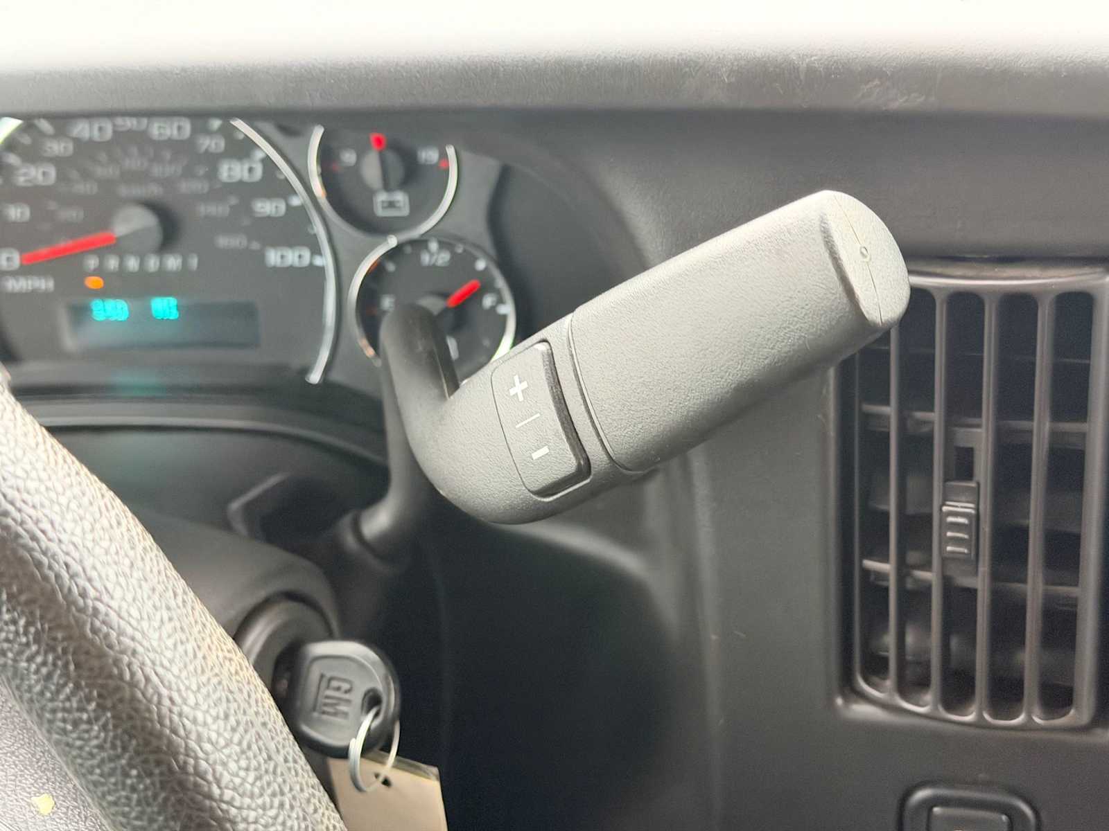 Thumbnail: 2024 GMC Savana - 25