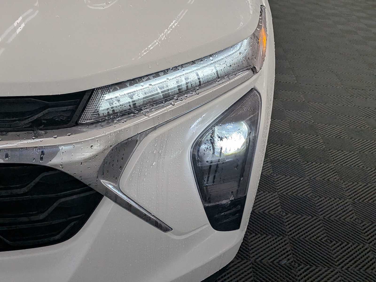 Thumbnail: 2025 Chevrolet Trax - 10