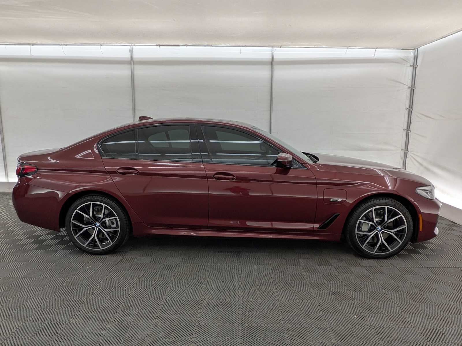 Thumbnail: 2023 BMW 5 Series - 7