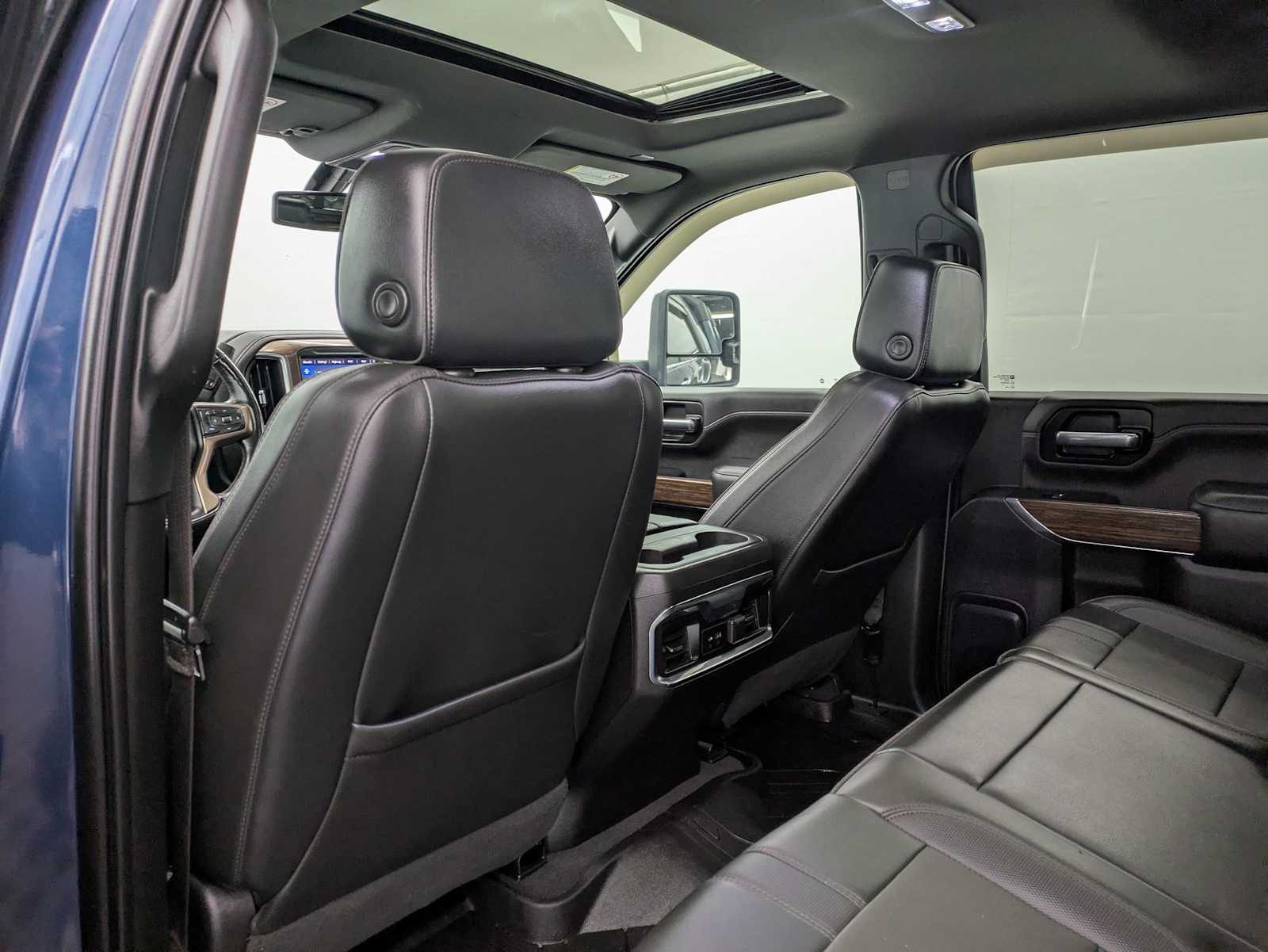 Thumbnail: 2022 Chevrolet Silverado 3500 - 21