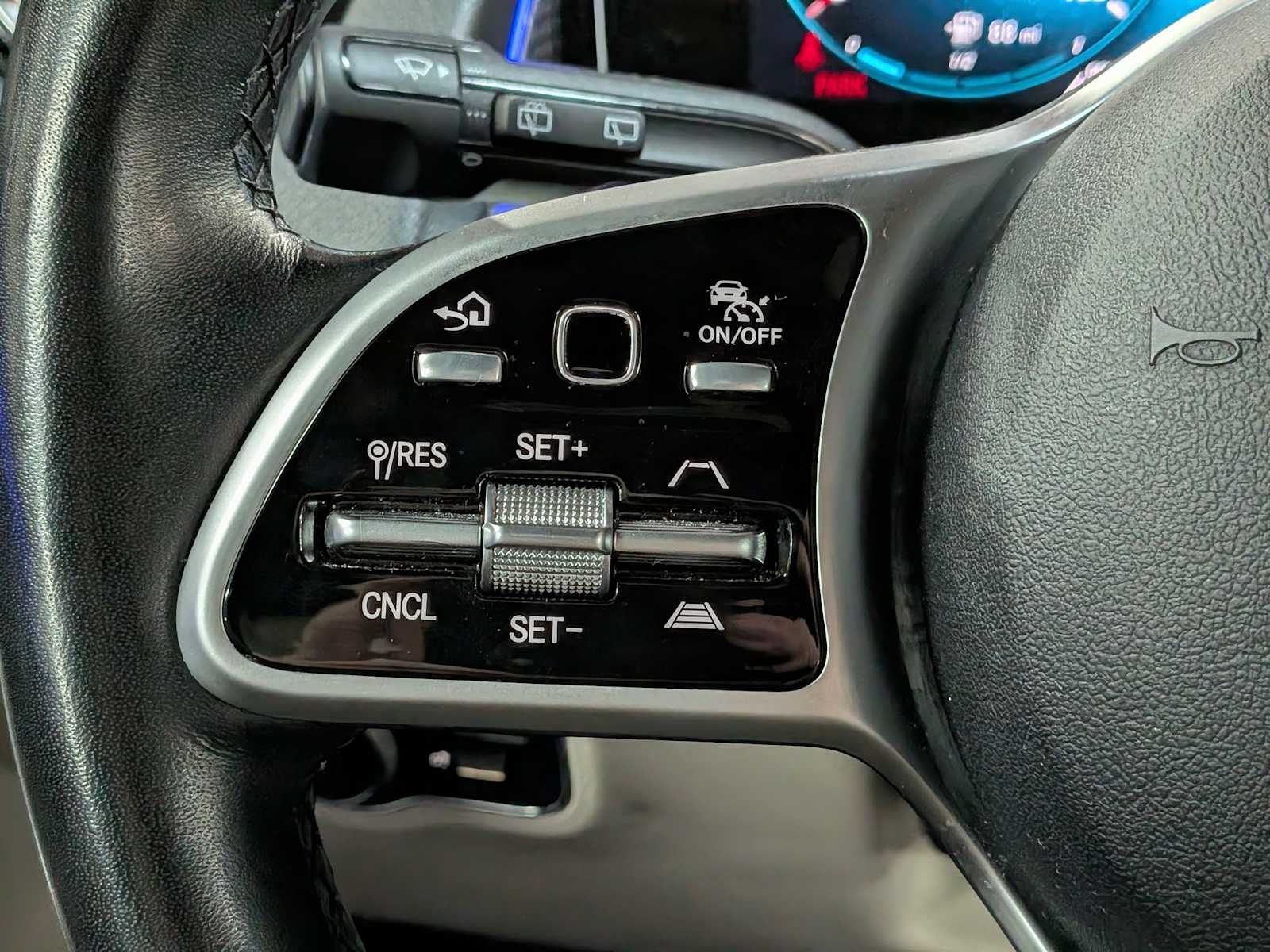 Thumbnail: 2021 Mercedes-Benz GLB - 25