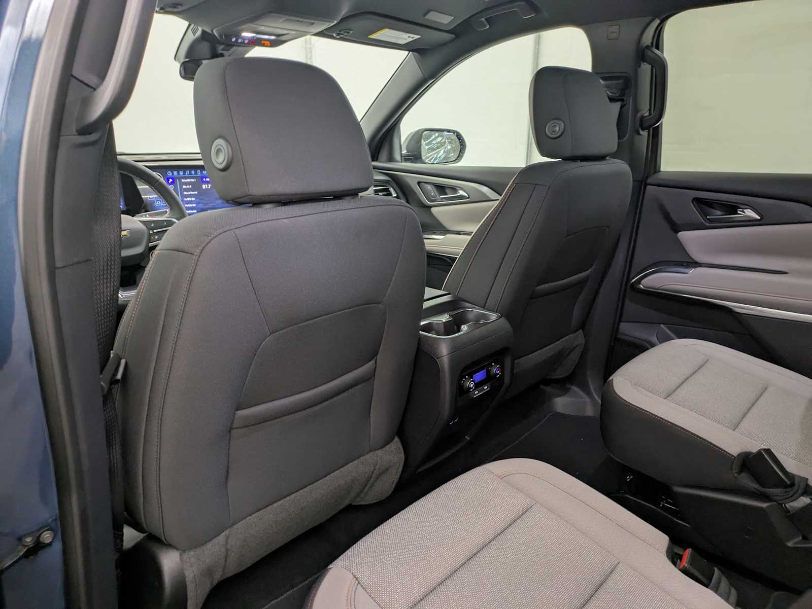 2025 Chevrolet Traverse LT 18