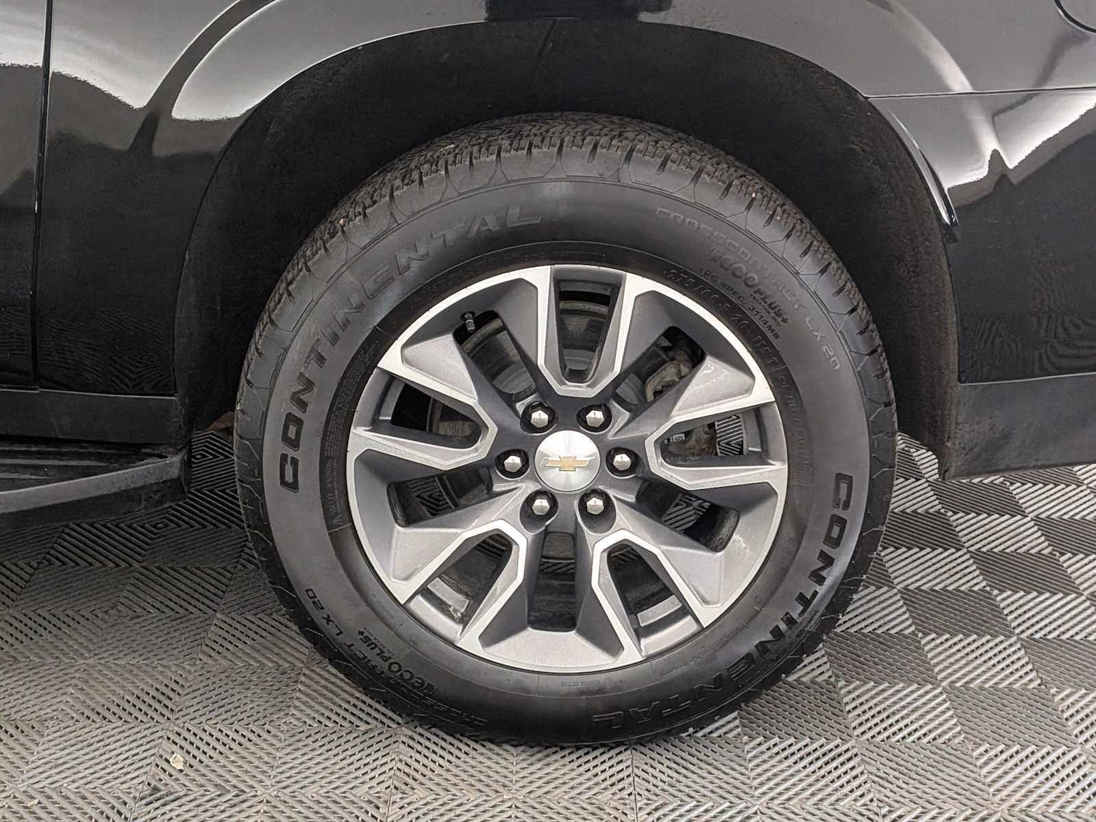 Thumbnail: 2023 Chevrolet Suburban - 14