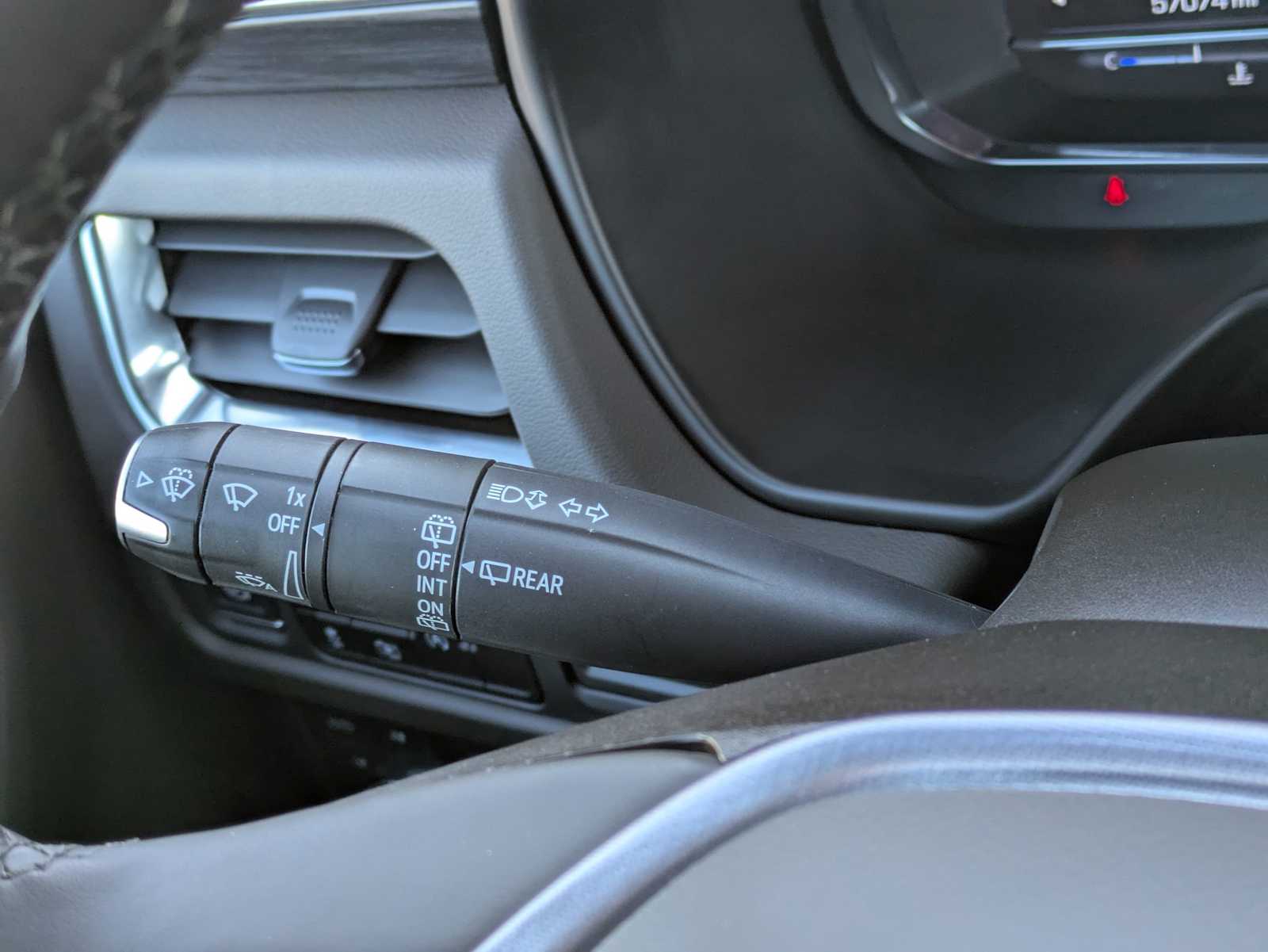 Thumbnail: 2024 GMC Yukon XL - 28