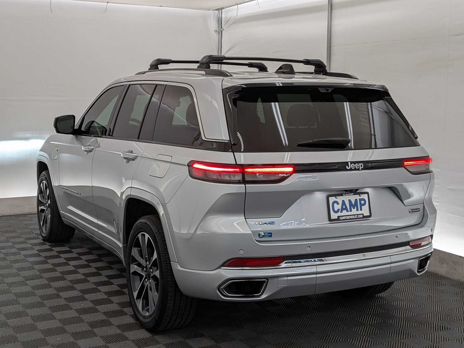 2023 Jeep Cherokee Overland 4xe photo 3