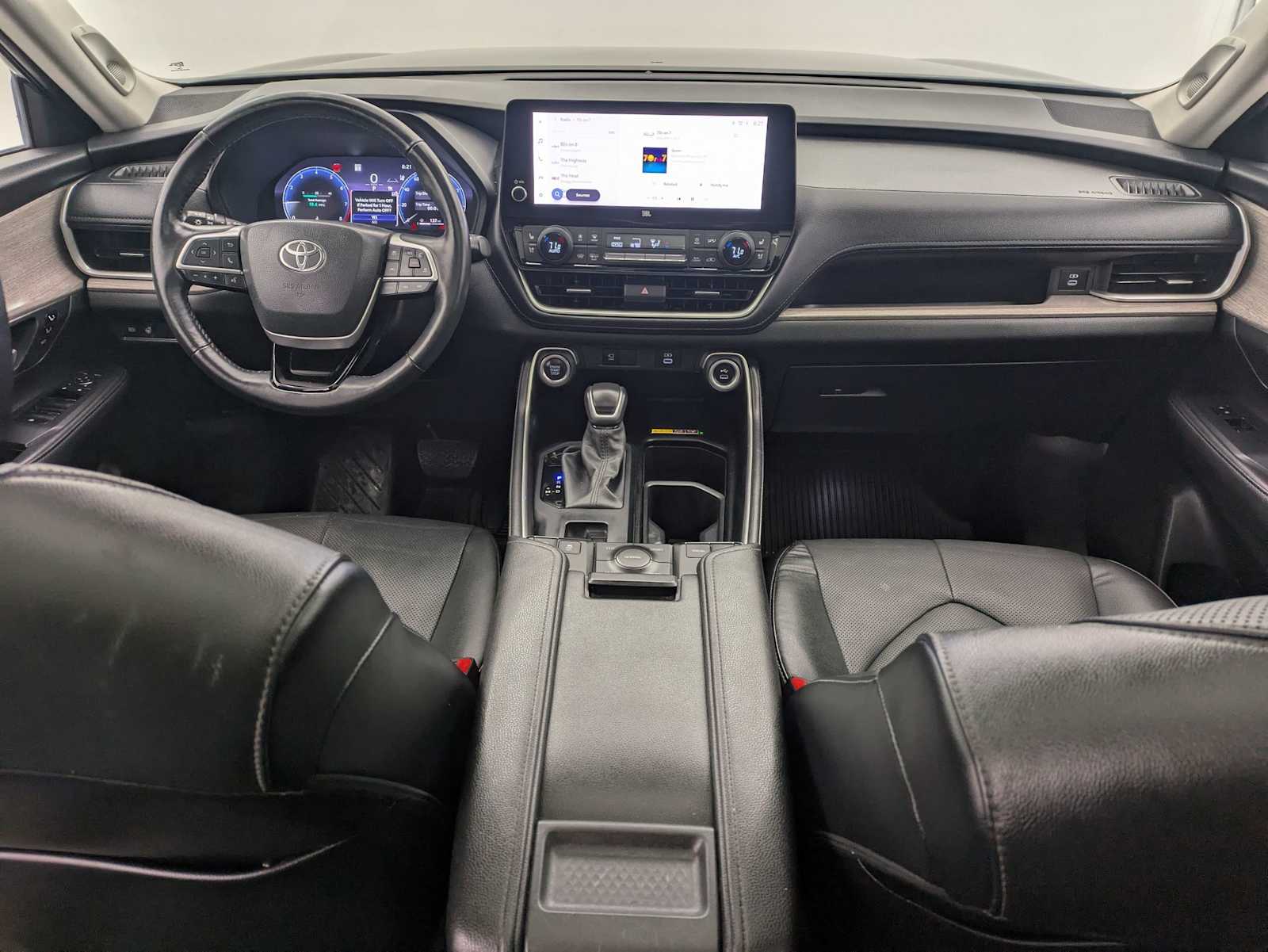 Thumbnail: 2024 Toyota Grand Highlander - 16