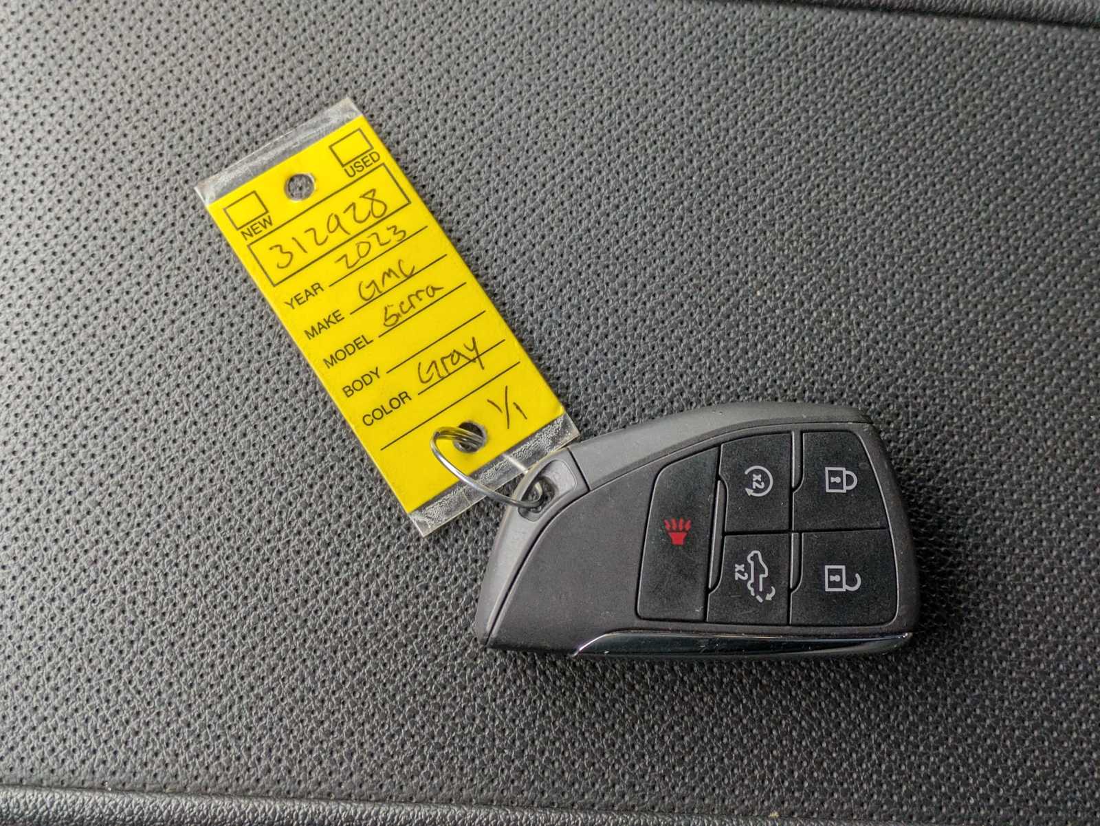 Thumbnail: 2023 GMC Sierra 1500 - 33