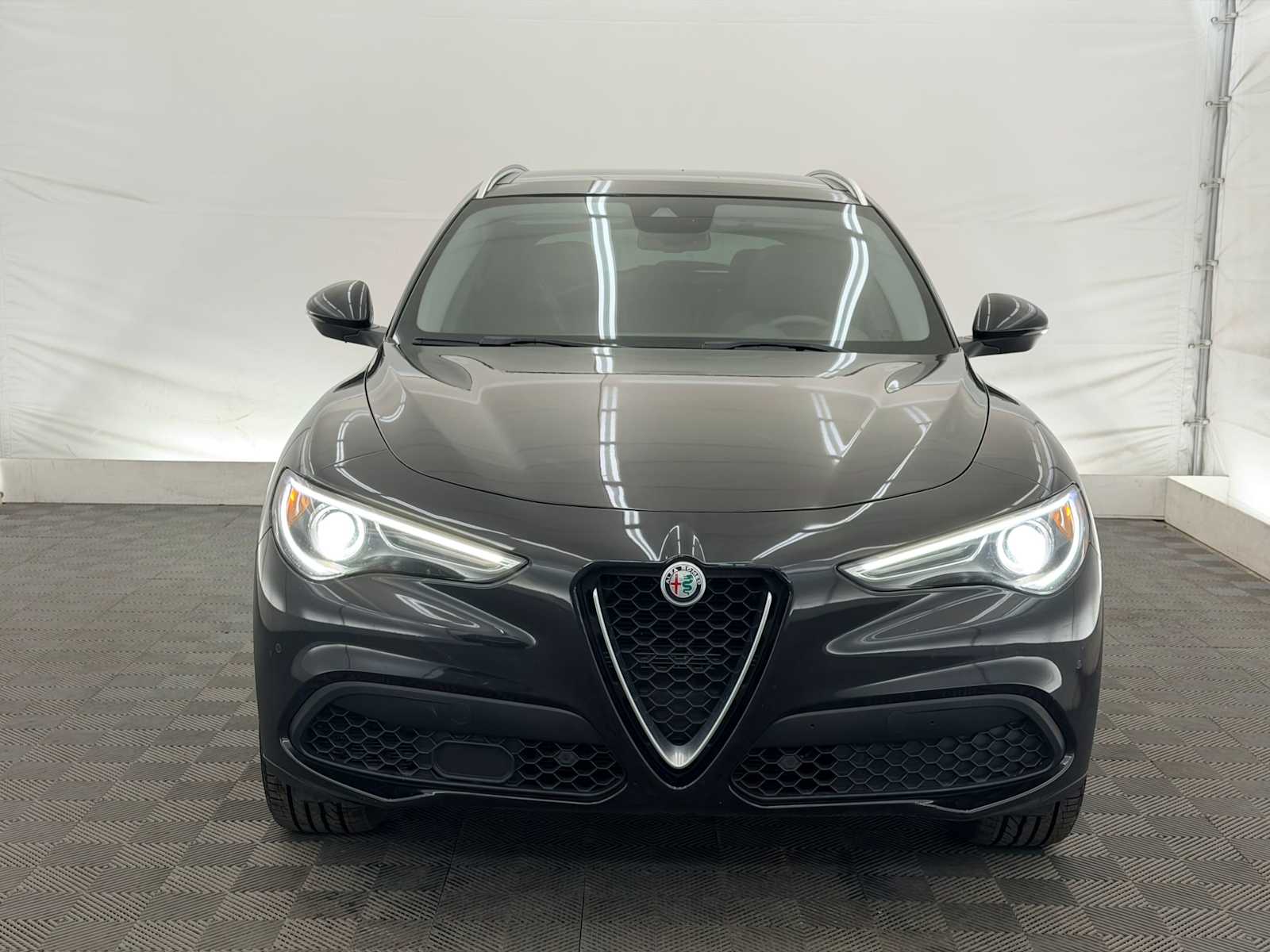 Thumbnail: 2018 Alfa Romeo Stelvio - 9