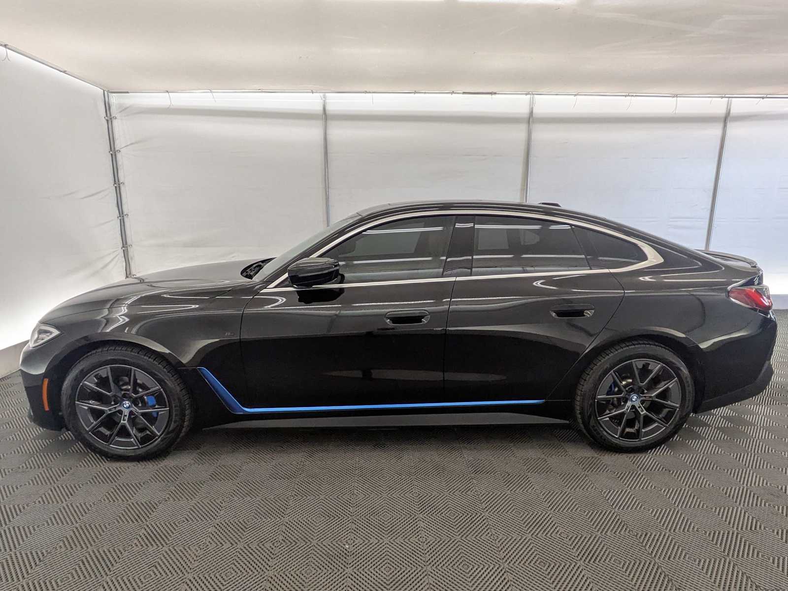 Thumbnail: 2022 BMW i4 - 3