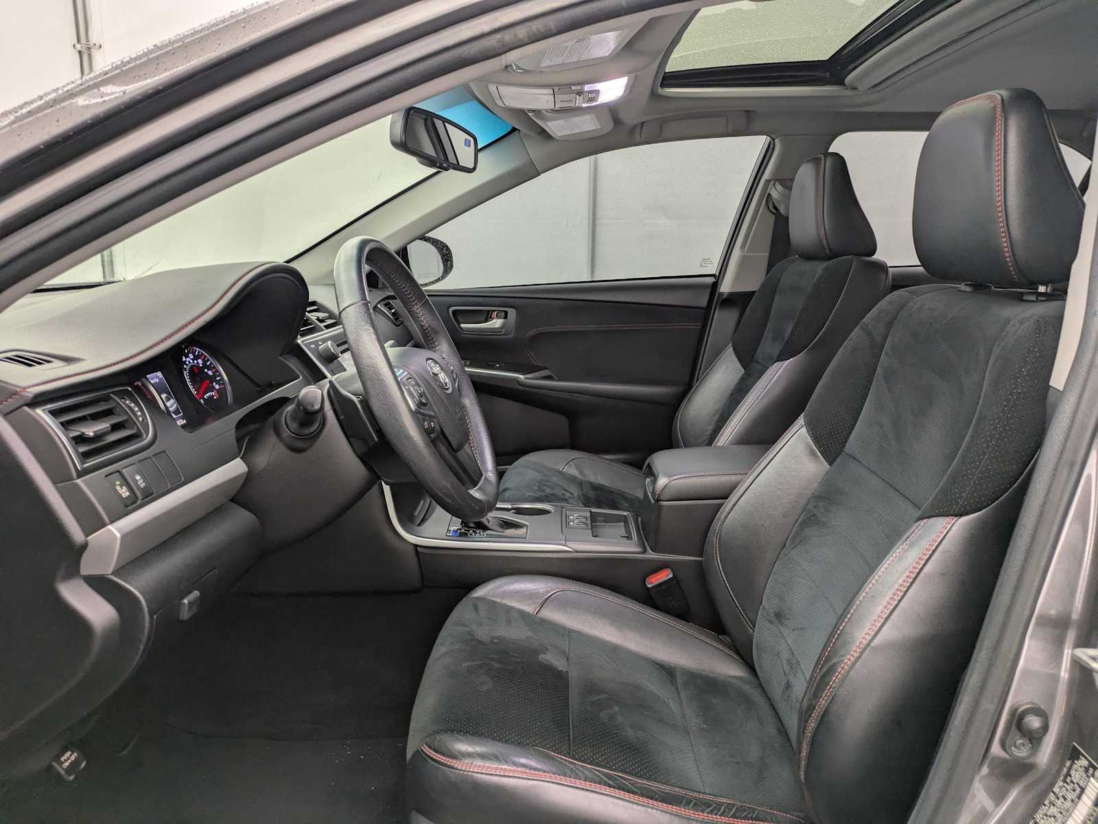 Thumbnail: 2017 Toyota Camry - 17