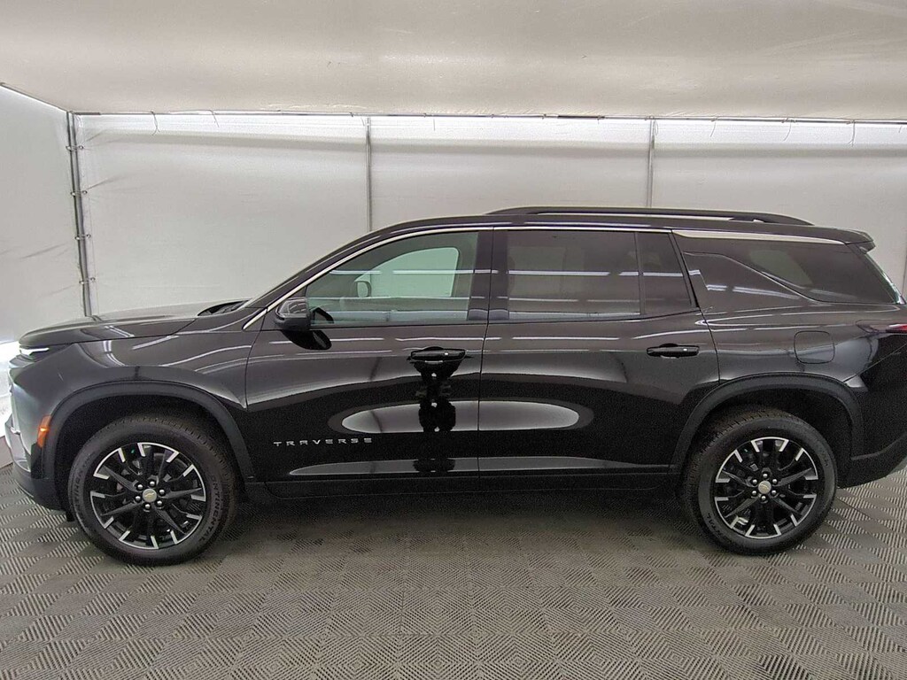 Used 2026 Chevrolet Traverse LT SUV