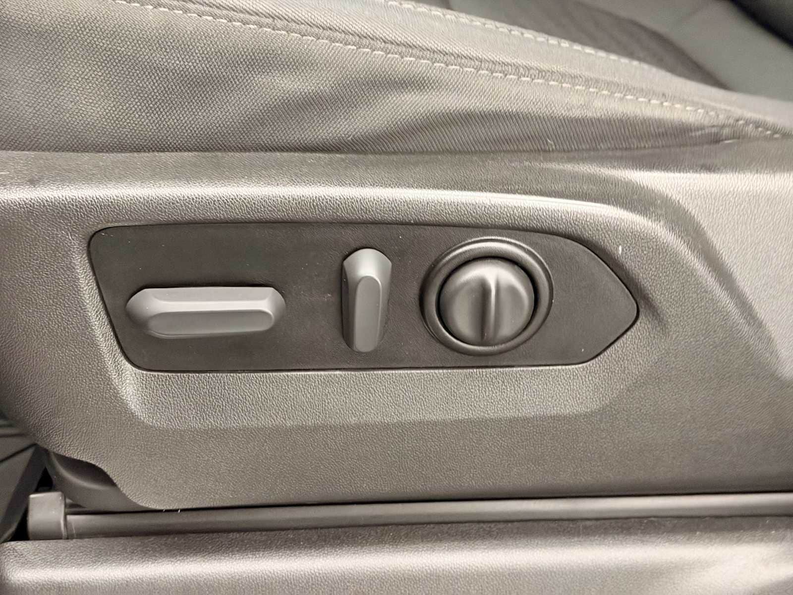 Thumbnail: 2021 Chevrolet Silverado 1500 - 19