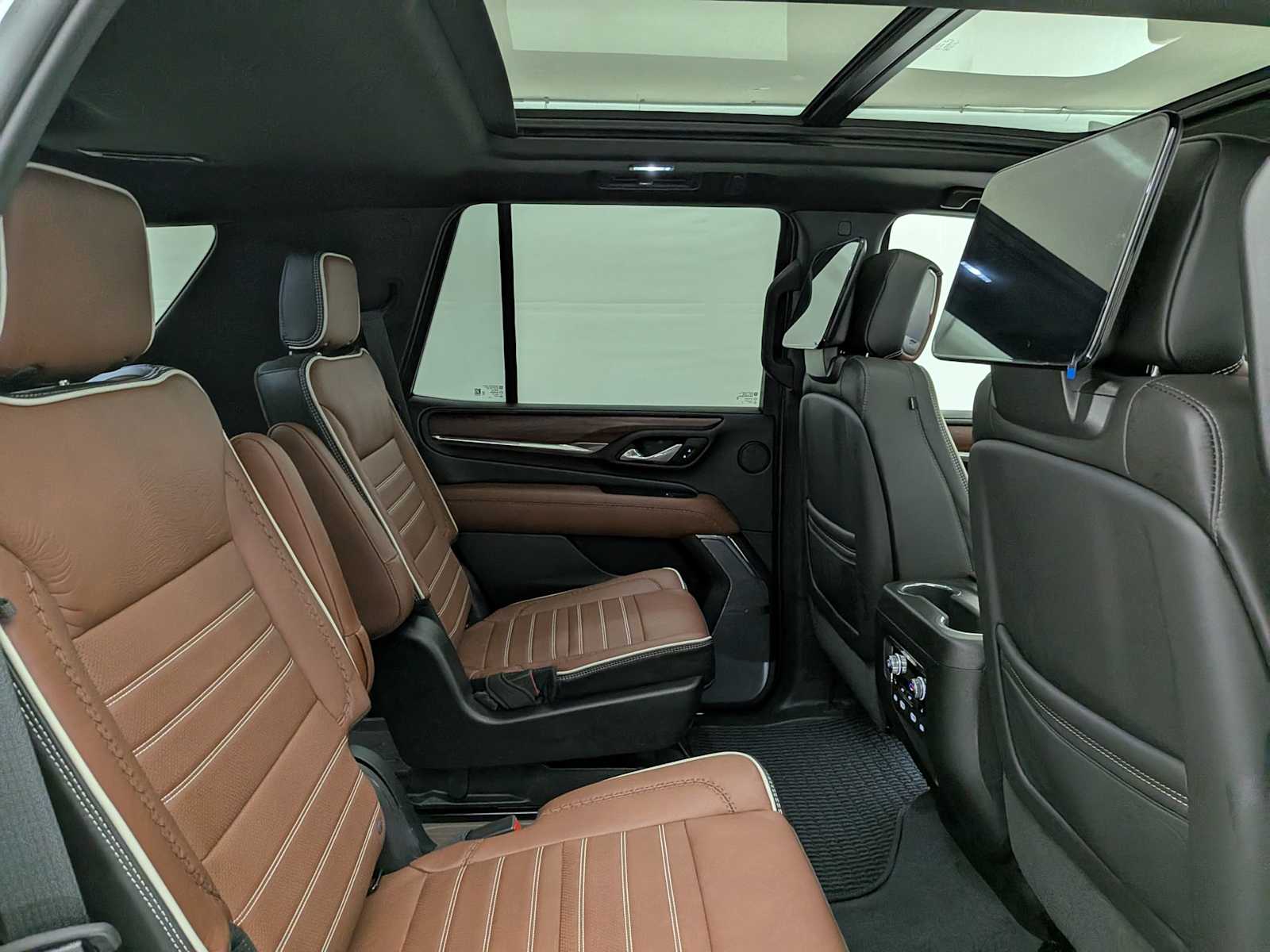 Thumbnail: 2023 GMC Yukon - 24