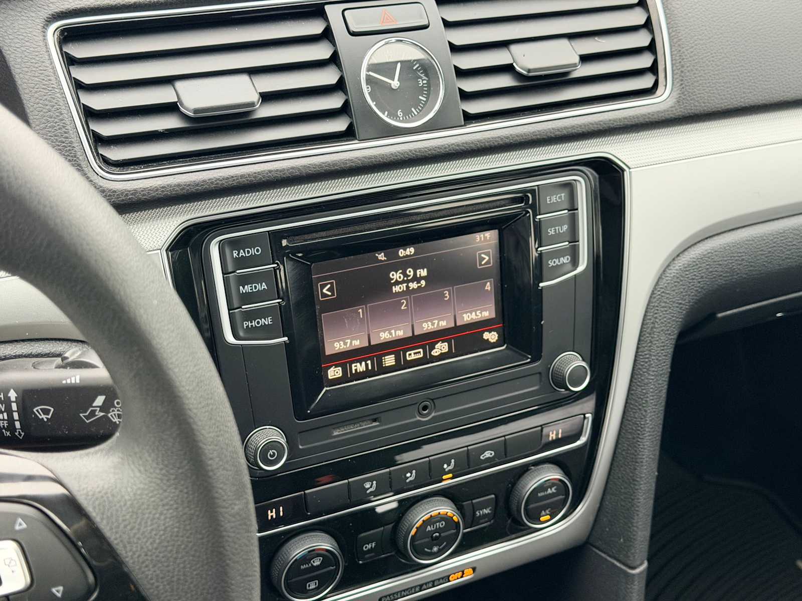 Thumbnail: 2017 Volkswagen Passat - 29