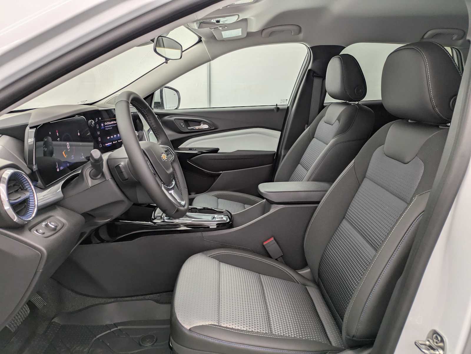 Thumbnail: 2026 Chevrolet Trax - 16