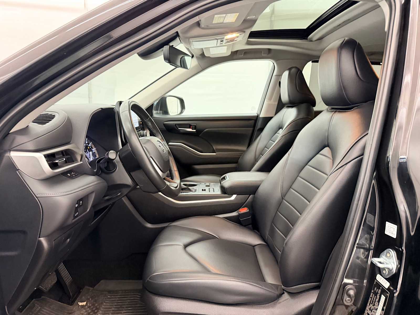 Thumbnail: 2024 Toyota Highlander - 17