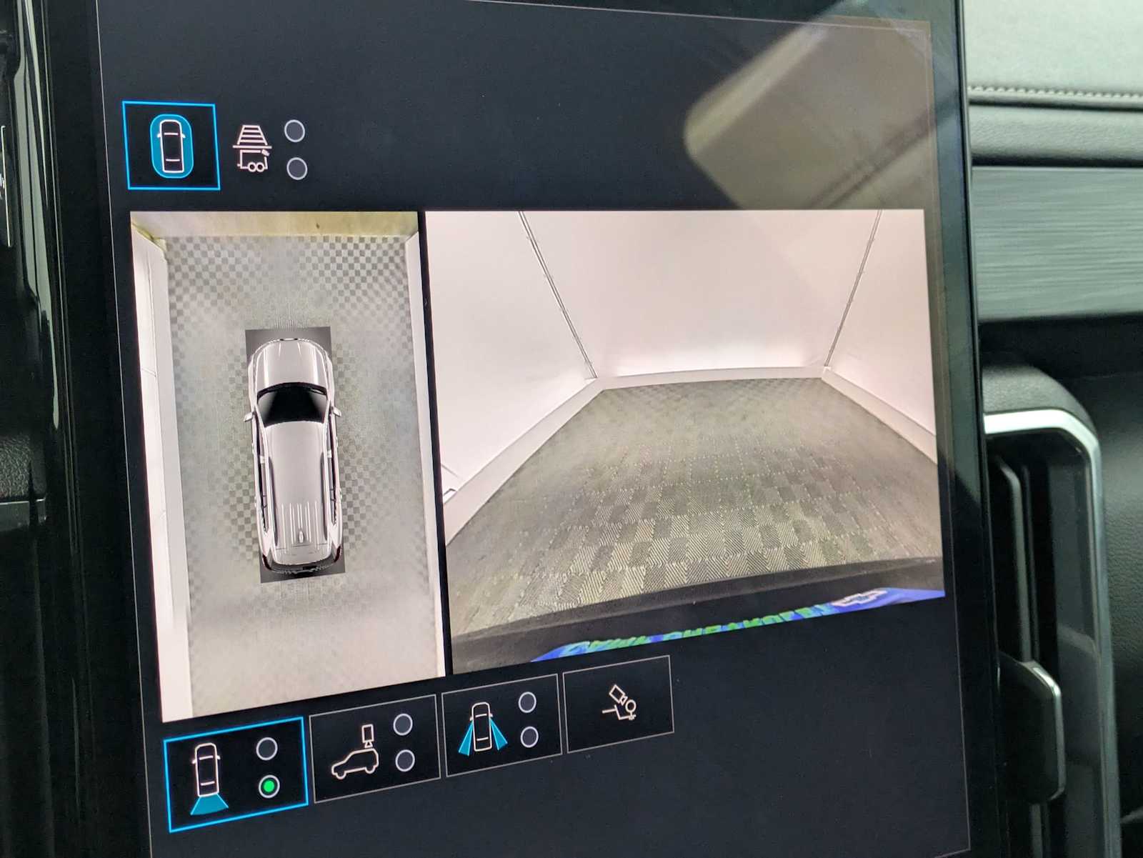 Thumbnail: 2025 GMC Acadia - 28